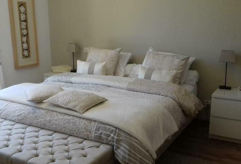 تختخواب و صبحانه La Mathilde