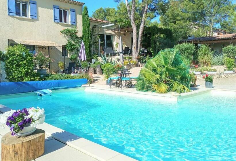 تختخواب و صبحانه Les Coronilles