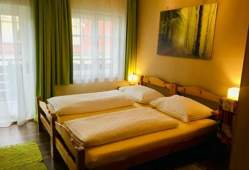 צימר Pension Am Campus Velden