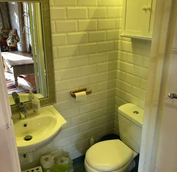 Crabapple Cottage B&b