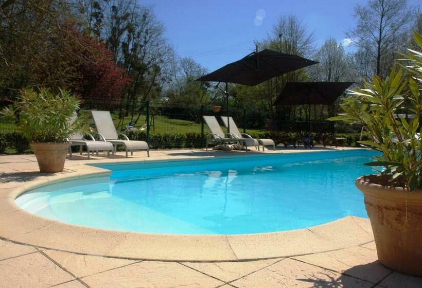 Le Logis Du Pressoir Chambre D Hotes Bed & Breakfast In Beautiful 18th Century Estate In The Heart O