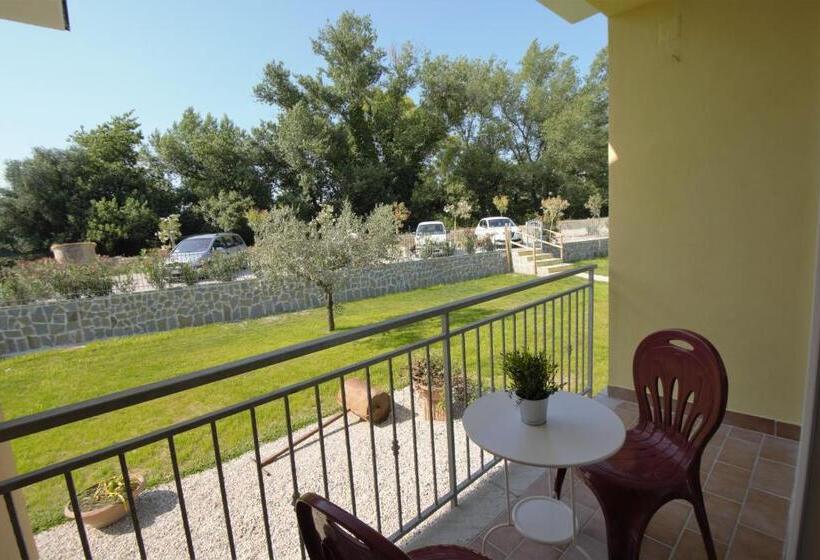 פנסיון Askia Rooms & Breakfast