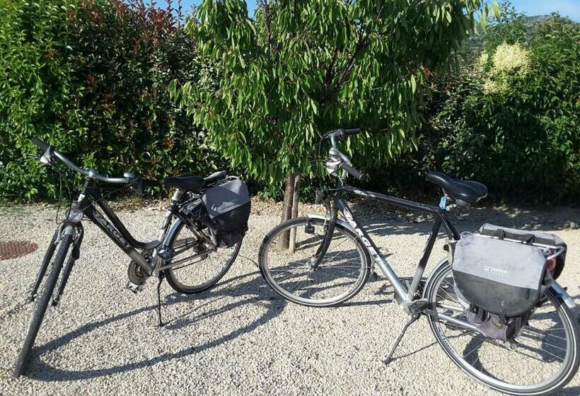 بنسيون Aubade En Luberon