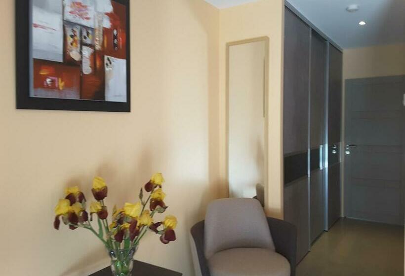 بنسيون Aubade En Luberon