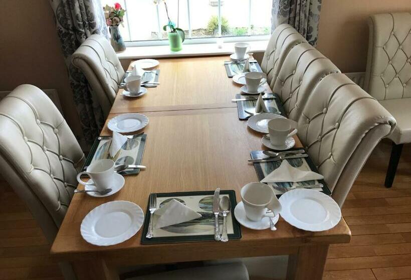 פנסיון Derreen Tighue House