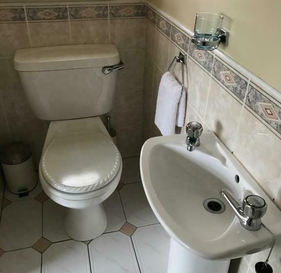 פנסיון Derreen Tighue House