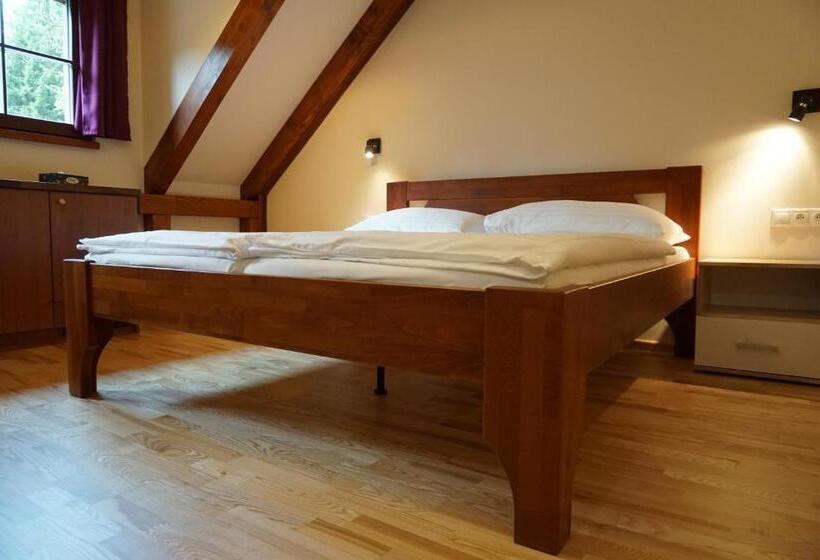 펜션 Jezírko Lesní Restaurant & Penzion