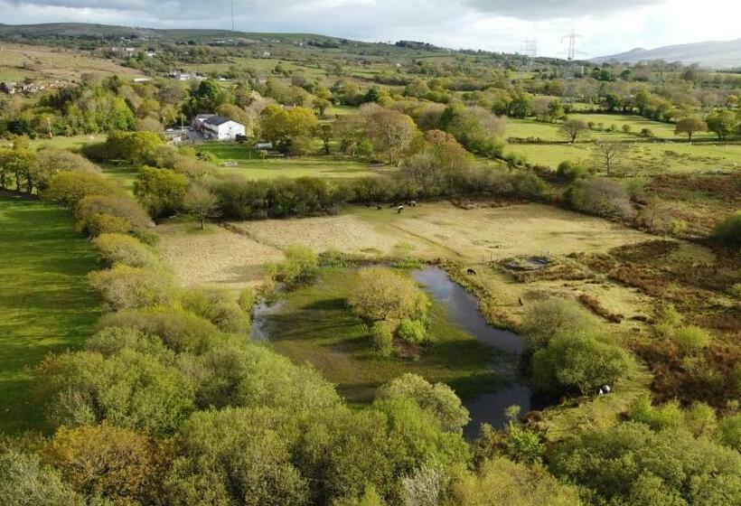 فندق صغير Basecamp Wales