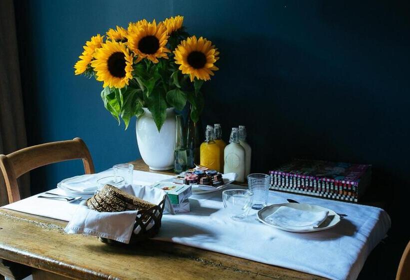 B&b Van Gogh Cottage