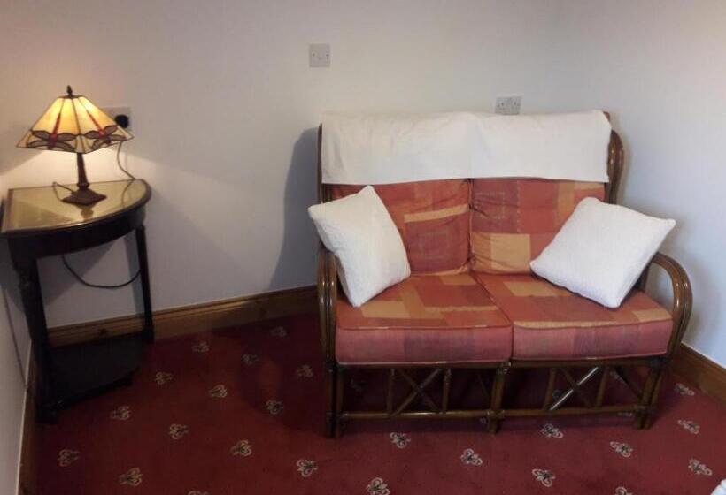 Bed and Breakfast Cedar Lodge Accommodation H91 Cf9d