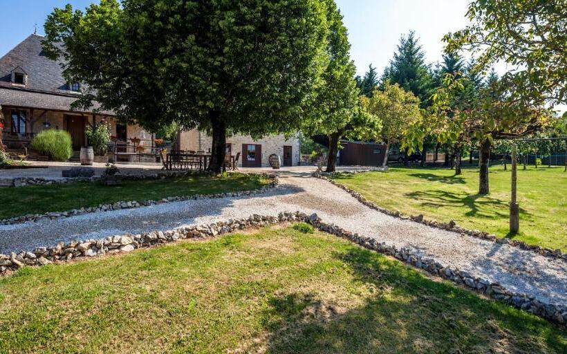 Bed and Breakfast Chambres Et Table D Hôtes La Panacée