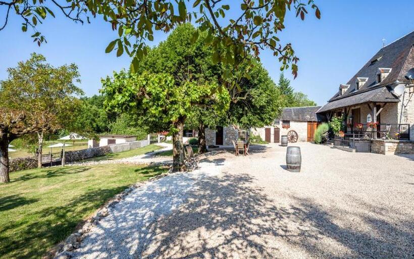 Bed and Breakfast Chambres Et Table D Hôtes La Panacée