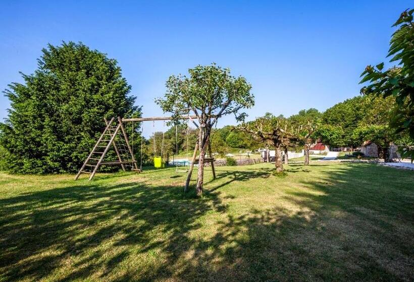 Bed and Breakfast Chambres Et Table D Hôtes La Panacée