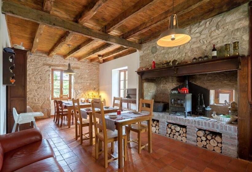 Bed and Breakfast Chambres Et Table D Hôtes La Panacée