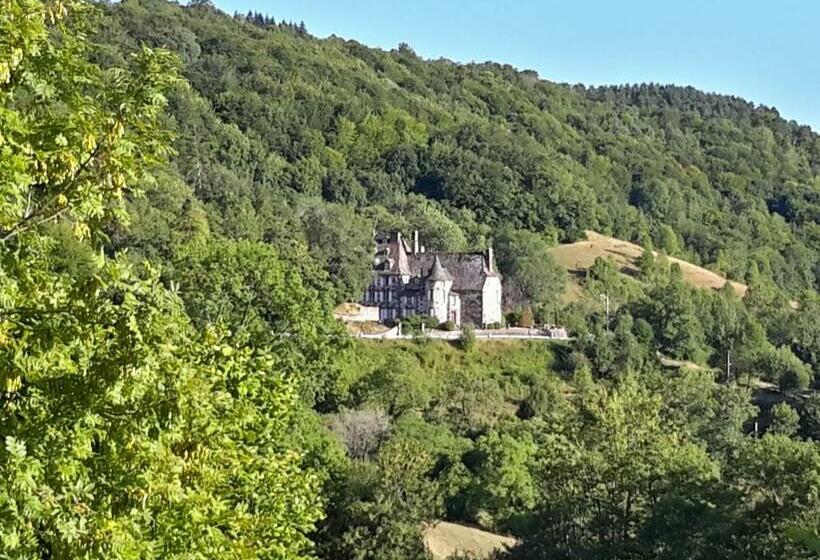 مبيت وإفطار Chateau De Courbelimagne, Raulhac