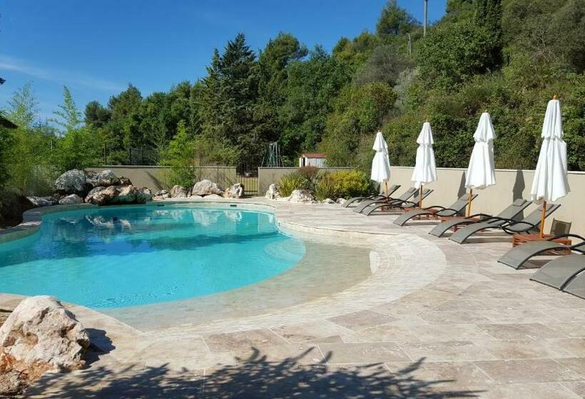 צימר Domaine De Bertrandy