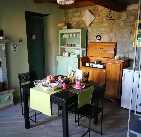 ベッドアンドブレックファースト La Corte Del Borgo