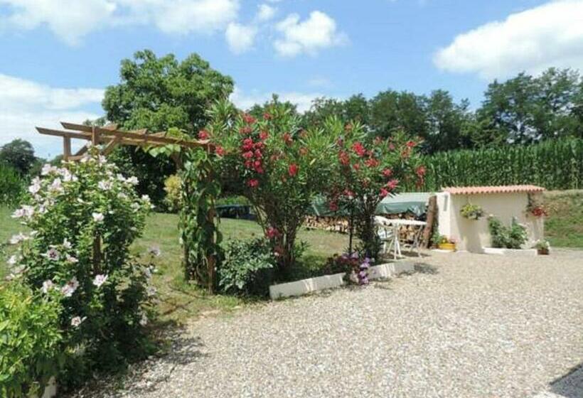 צימר La Gamardaise   M.millot