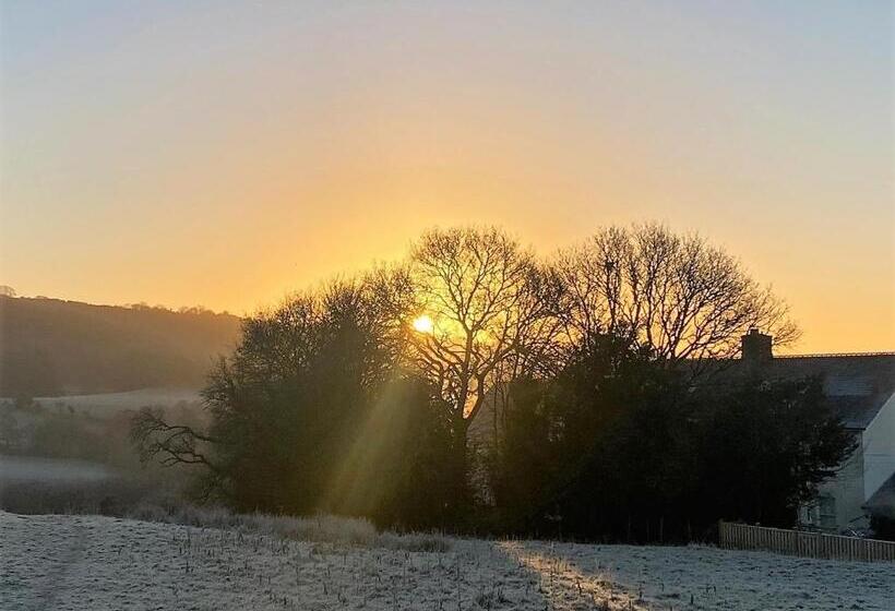 ベッドアンドブレックファースト The Old Post House