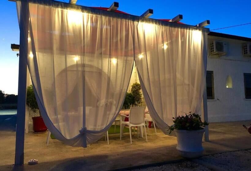 مبيت وإفطار Villa Cenzina