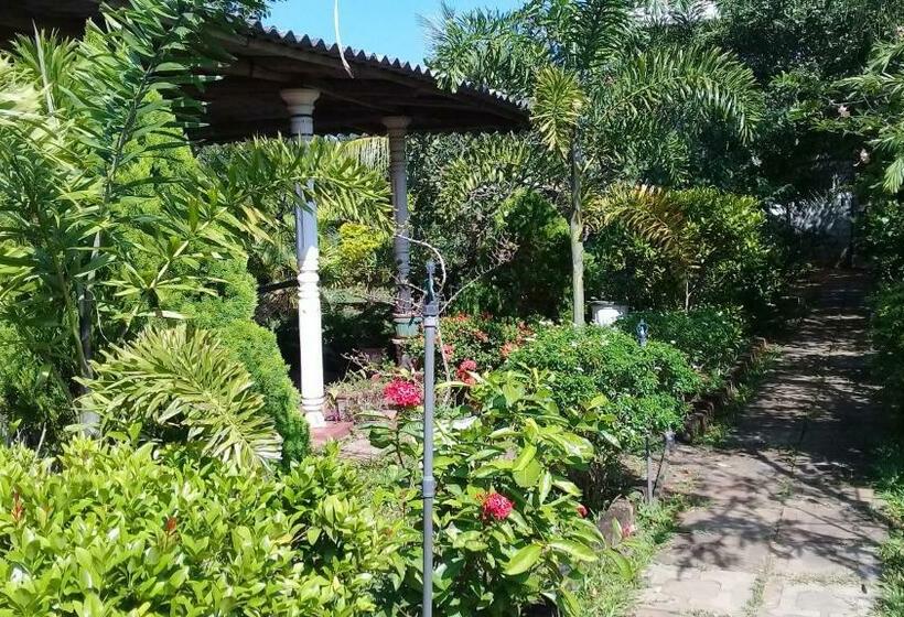 צימר Village Garden Inn