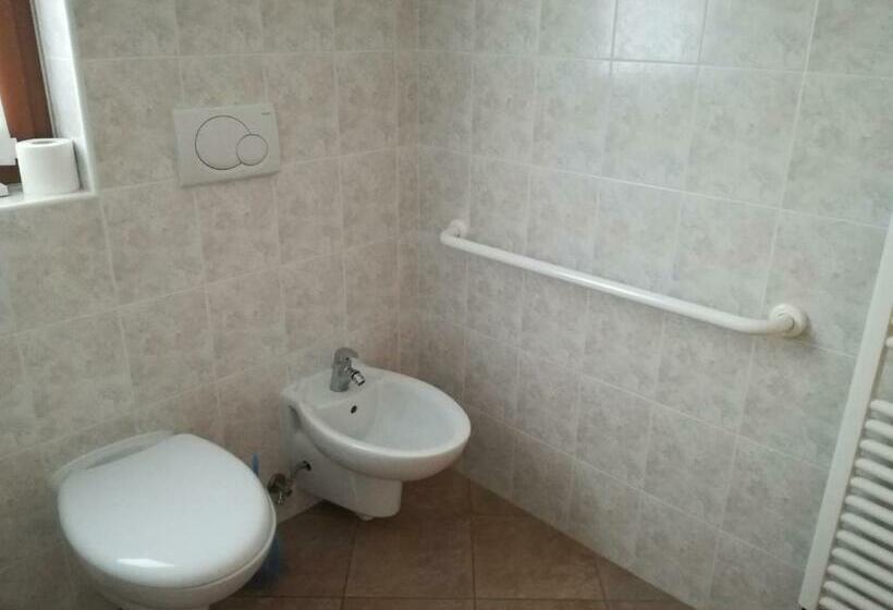 בית מלון כפרי Agriturismo Le Cavade