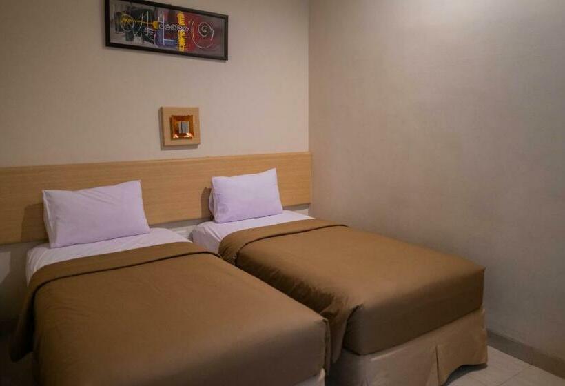 בית מלון כפרי Driam Riverside Resort