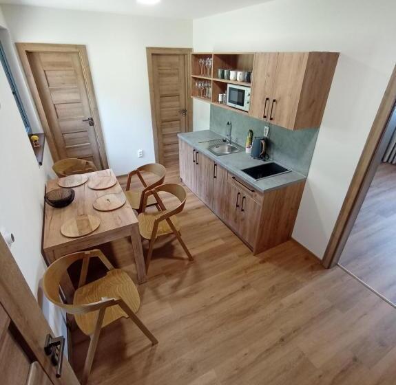 בית מלון כפרי Granit Smrekovica