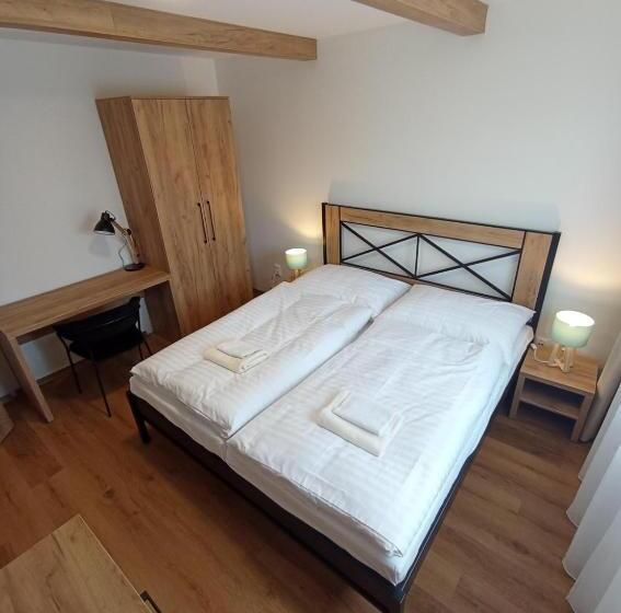 בית מלון כפרי Granit Smrekovica