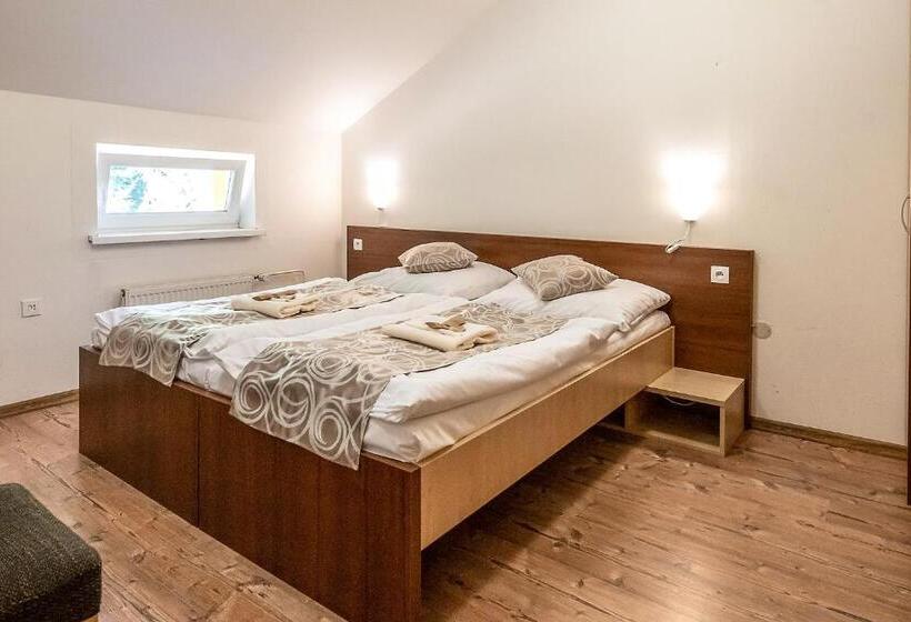 בית מלון כפרי Granit Smrekovica