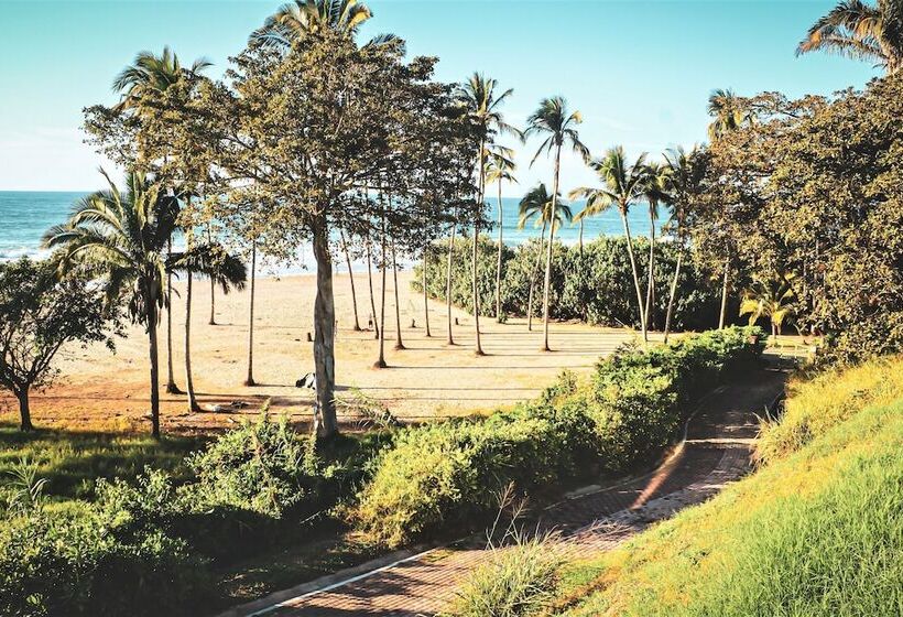 Отель Hacienda San Pancho