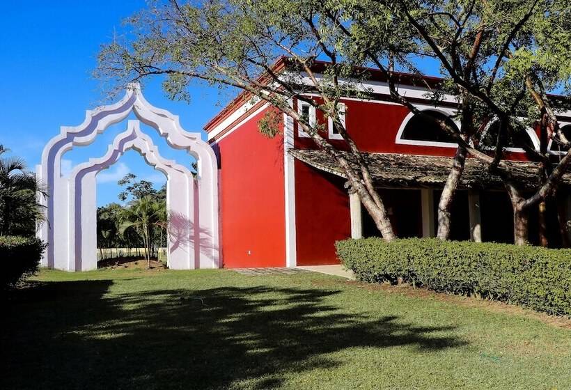 Отель Hacienda San Pancho