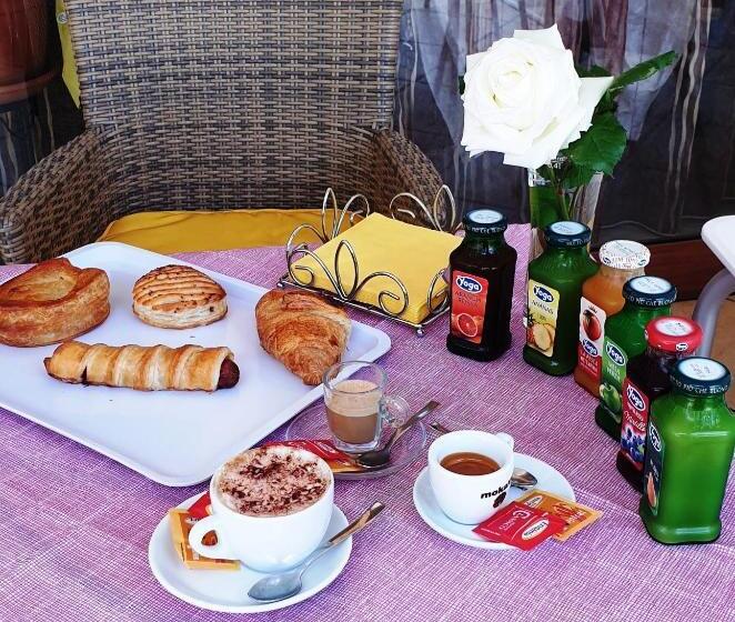 بنسيون Castle Xviii Near Sea