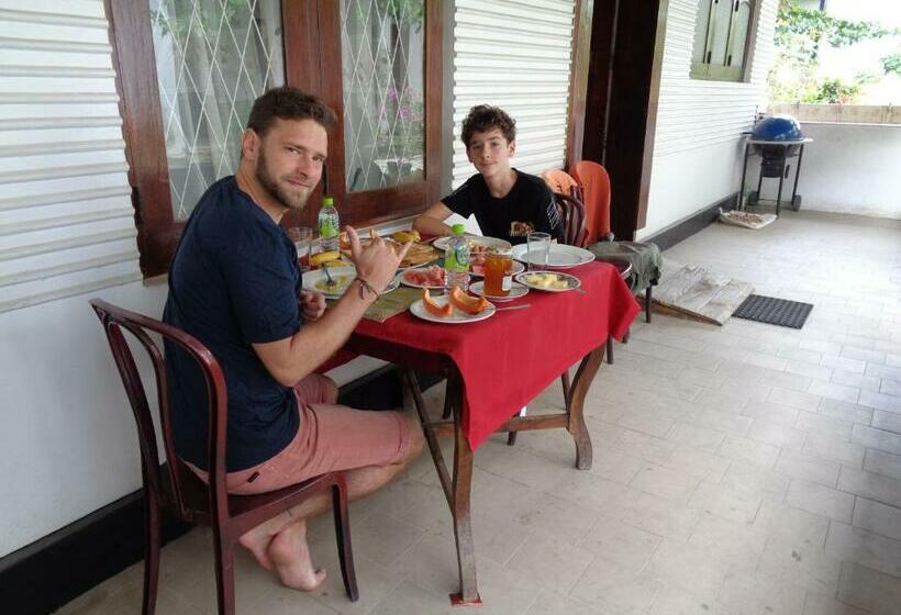 膳宿费 Saranga Holiday Inn