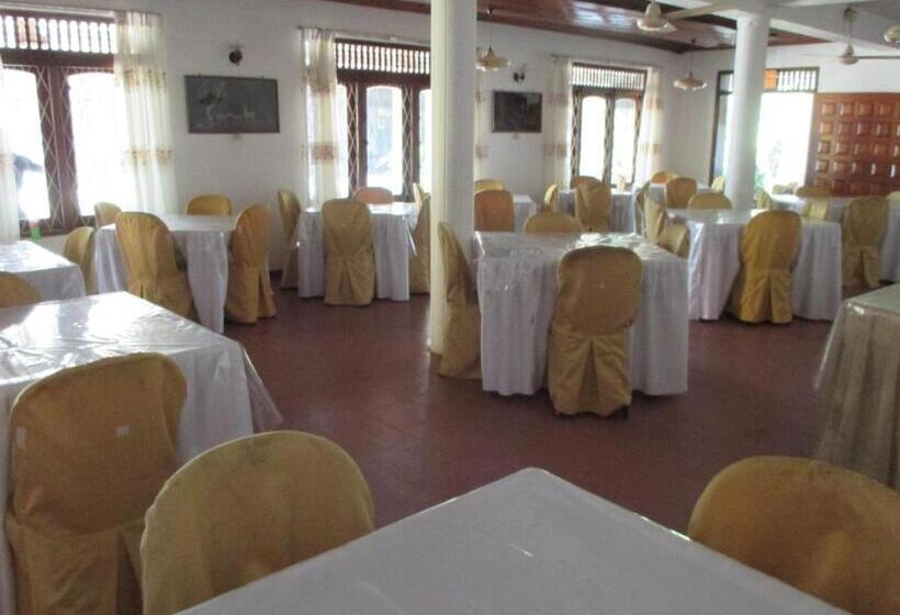 膳宿费 Saranga Holiday Inn