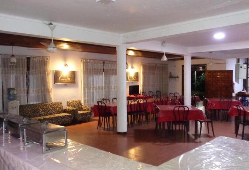 膳宿费 Saranga Holiday Inn