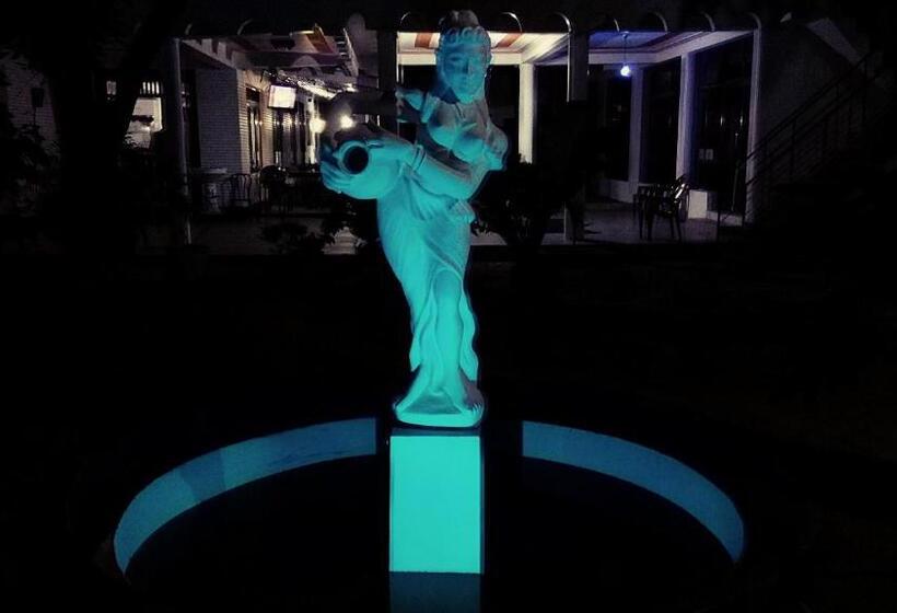 膳宿费 Saranga Holiday Inn