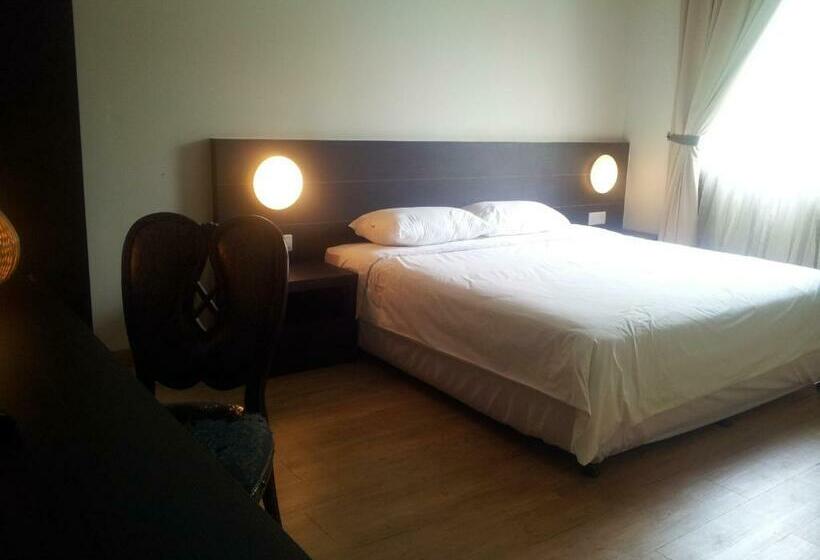 פנסיון Tanjung Villa