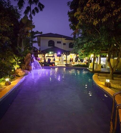 פנסיון Tanjung Villa