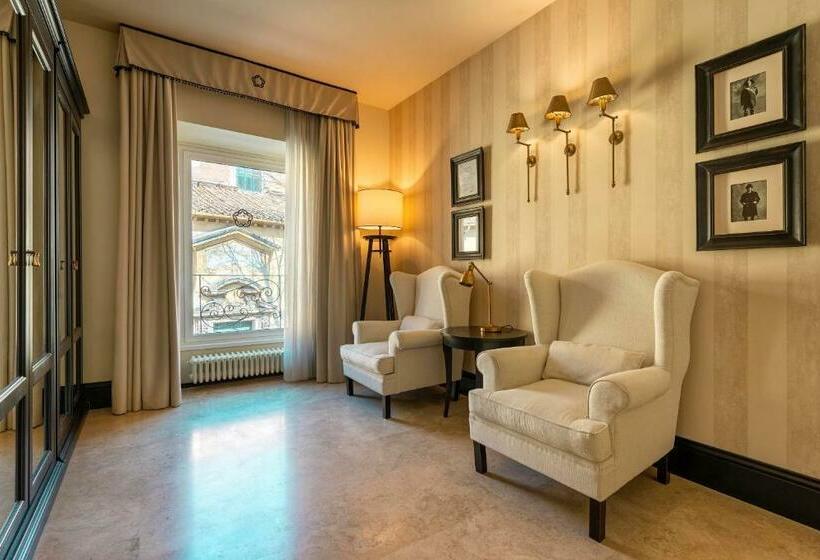 פונדק Profumo Maison Colosseo