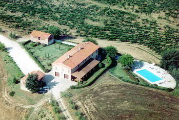 Tenuta Di Colle Alberti Agriturismo