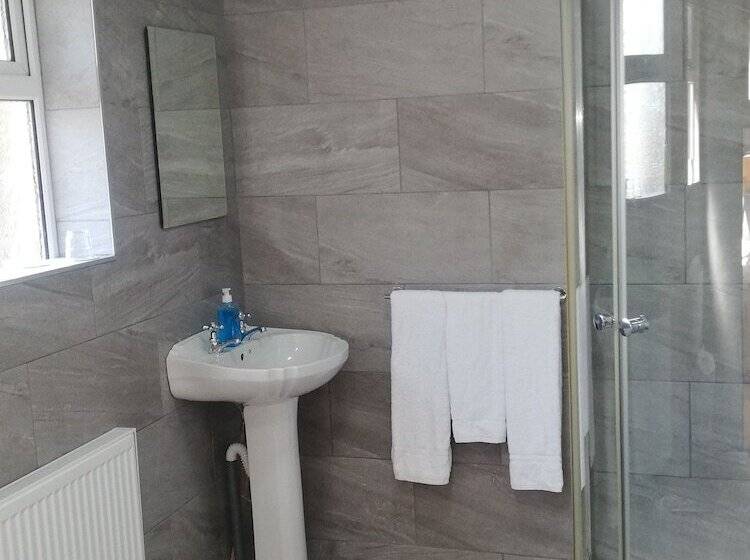 Flyover Bed And Breakfast