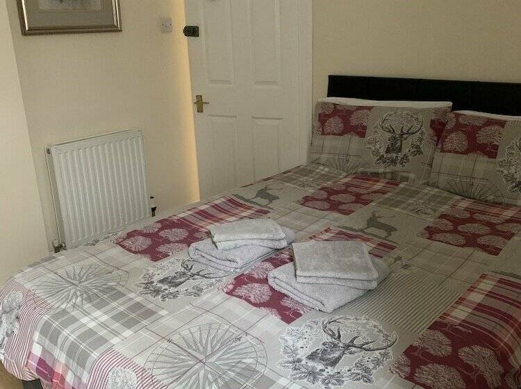 פונדק Acer Lodge Guest House