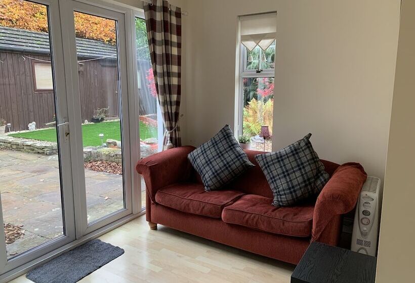 פונדק Acer Lodge Guest House