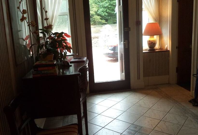 פונדק Acer Lodge Guest House