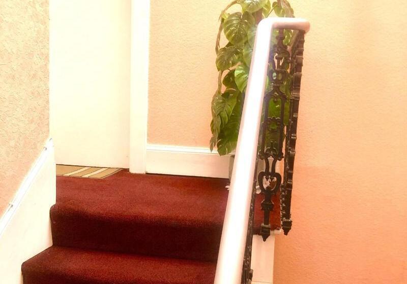 Хостел Dalry Guesthouse