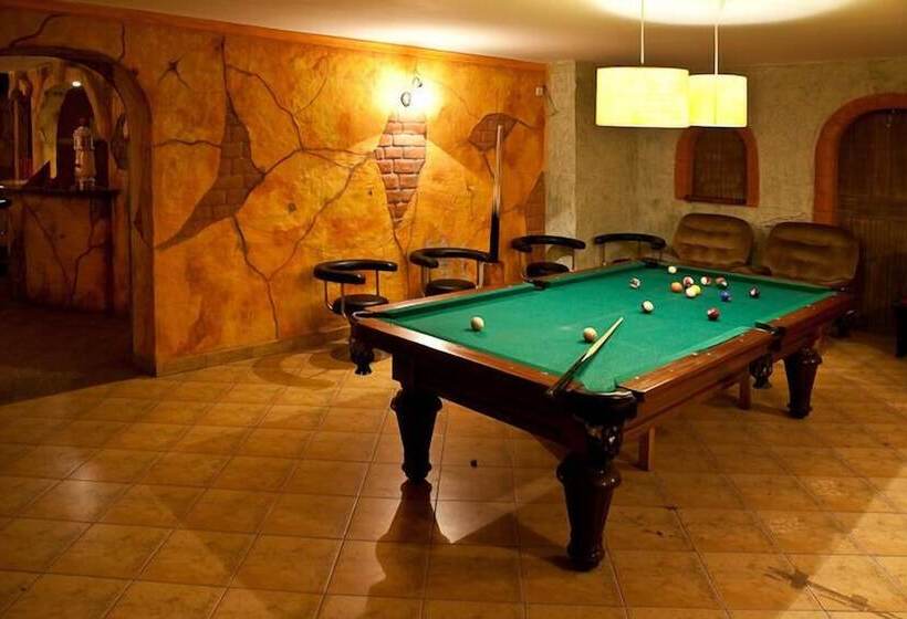 客栈  Perła Leśna Nadarzyn