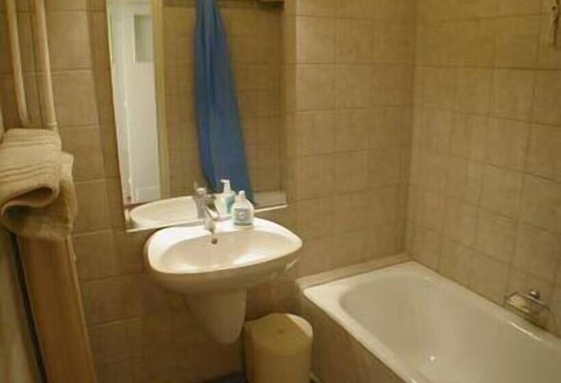 בית מלון כפרי Abc Guesthouse