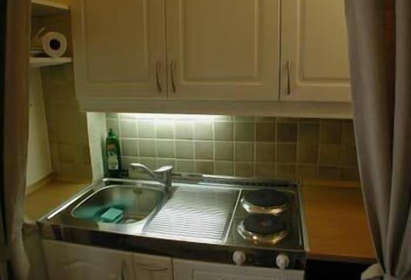 בית מלון כפרי Abc Guesthouse