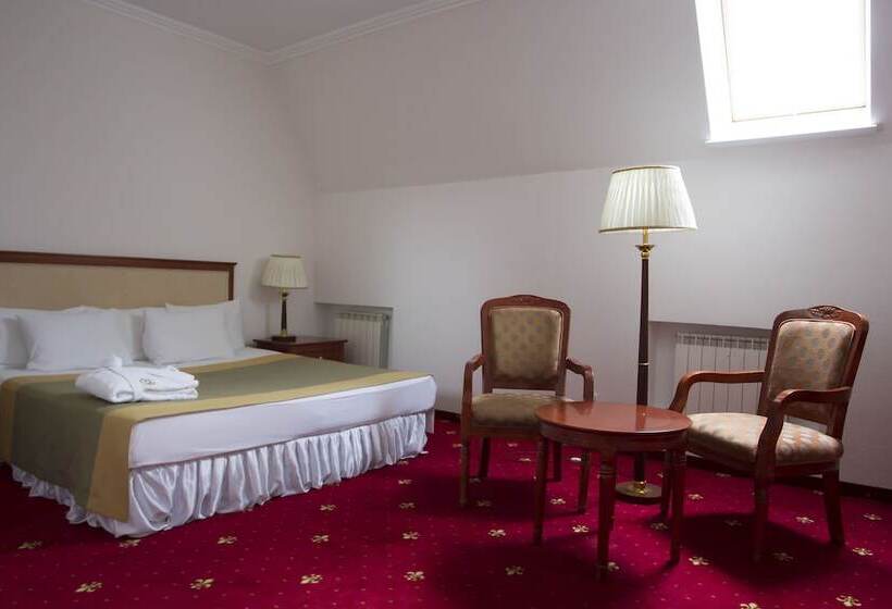 هتل Atyrau Dastan